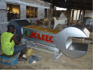 Illustration for article titled Ghana's coffin art lets people bury their loved ones in style
